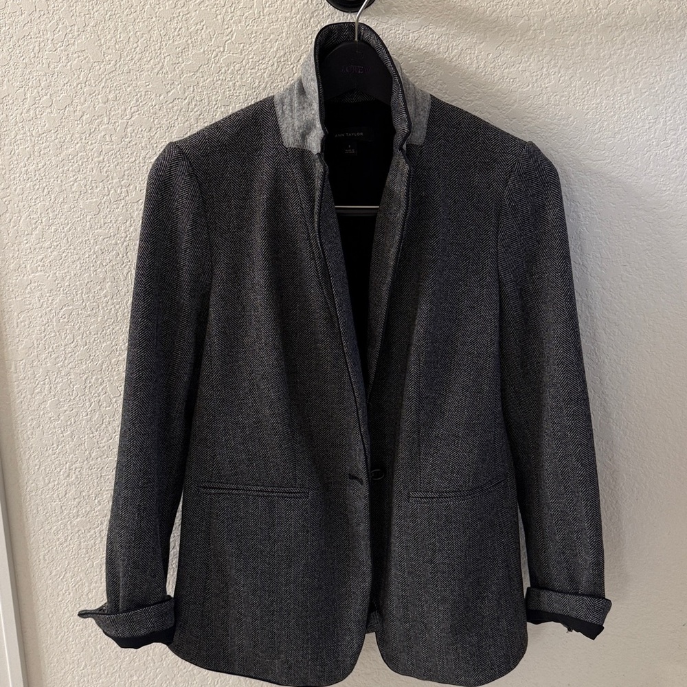 Ann Taylor Herringbone Blazer in Black and Grey